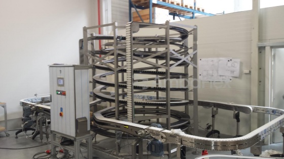 All-purpose spiral conveyor for medium to large products